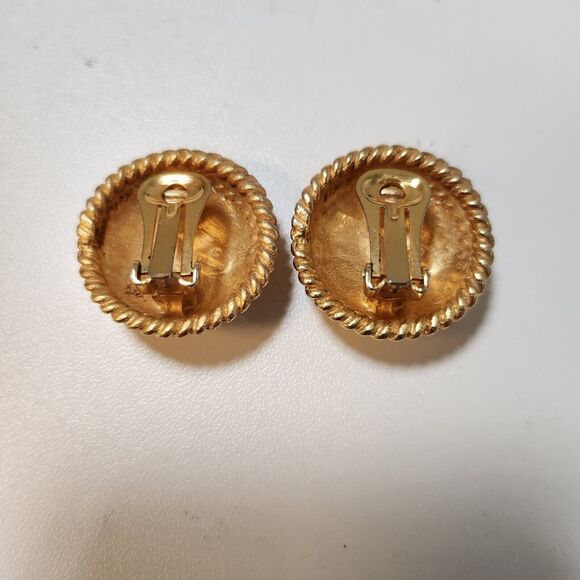 RJ Graziano Clip On Earrings Womens Goldtone Jewelry 1 inch round Vintage - Picture 8 of 11